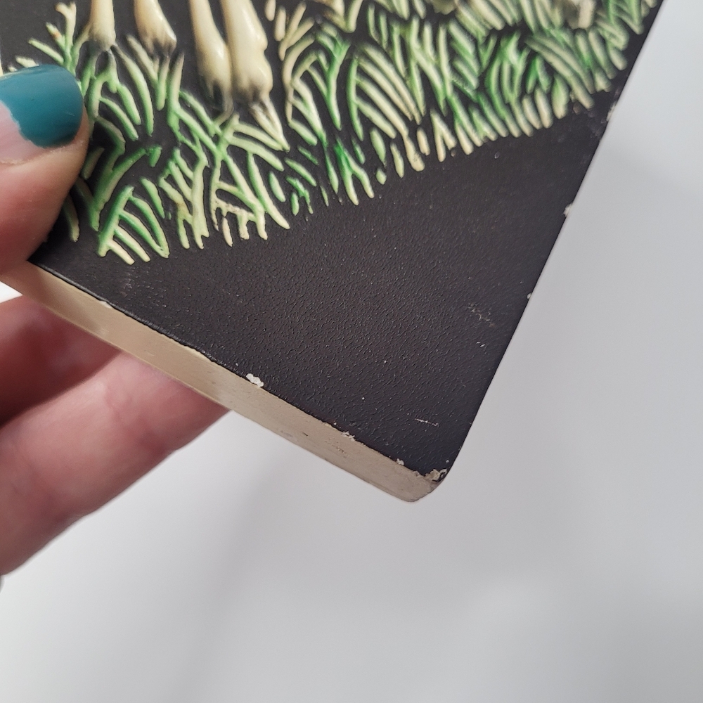 Vintage mid century decorative wall hanging with debossed deer & fawn in grass - Picture 8 of 12